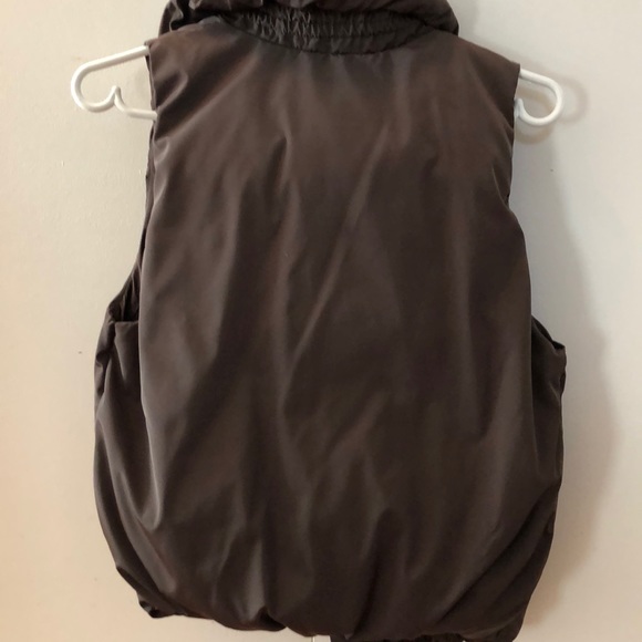 Gap Puffy Vest - Picture 4 of 8